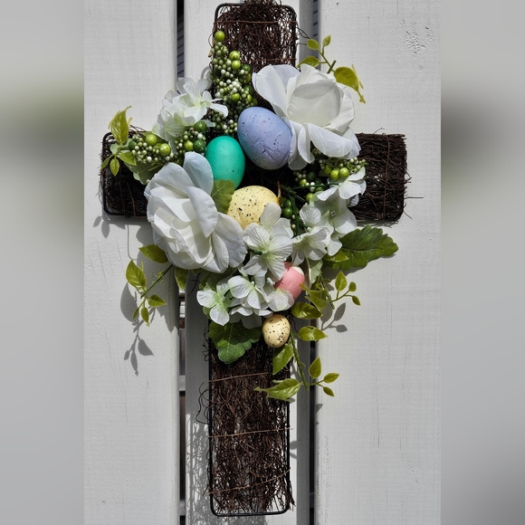 Hanging Cross ✝️ - Picture 7 of 8